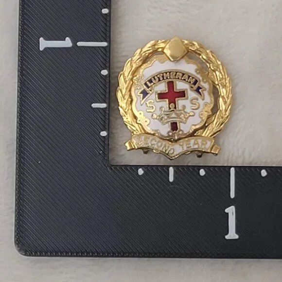 Vintage Lutheran SS Sunday School Second Year Pin Badge Little System Enamel - Picture 3 of 6